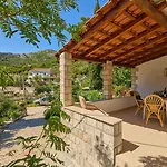 Dolores-apartment By The Sea Apartman *
