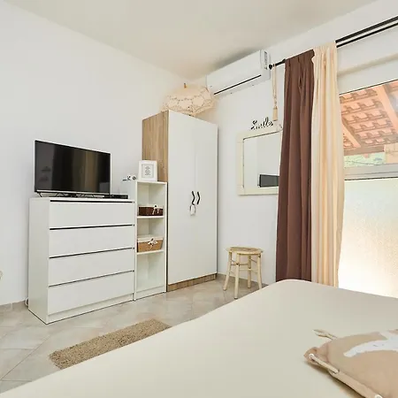 Dolores-apartment By The Sea شقة