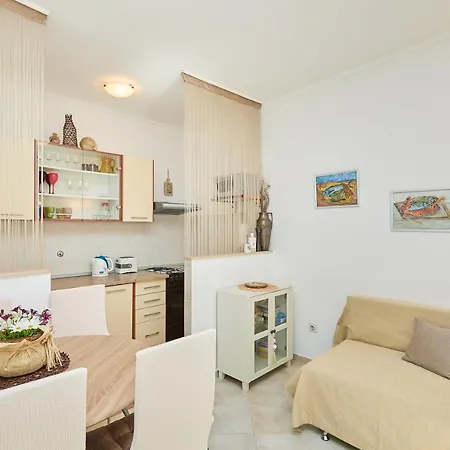 Dolores-apartment By The Sea *