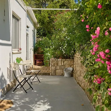 Dolores-apartment By The Sea Apartman *