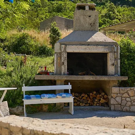 Dolores-apartment By The Sea شقة