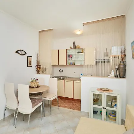 Dolores-apartment By The Sea *